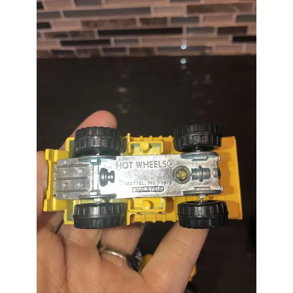 vintage Tonka Corp. Mini Tractor Toy Kids Tonka Tractors dump truck‎ Lot Of 3